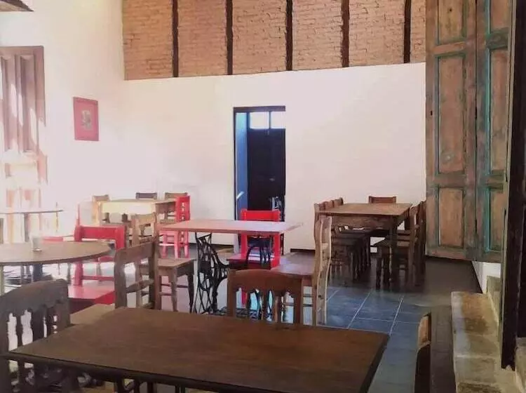 پانسیون Xela Columbus Guest House