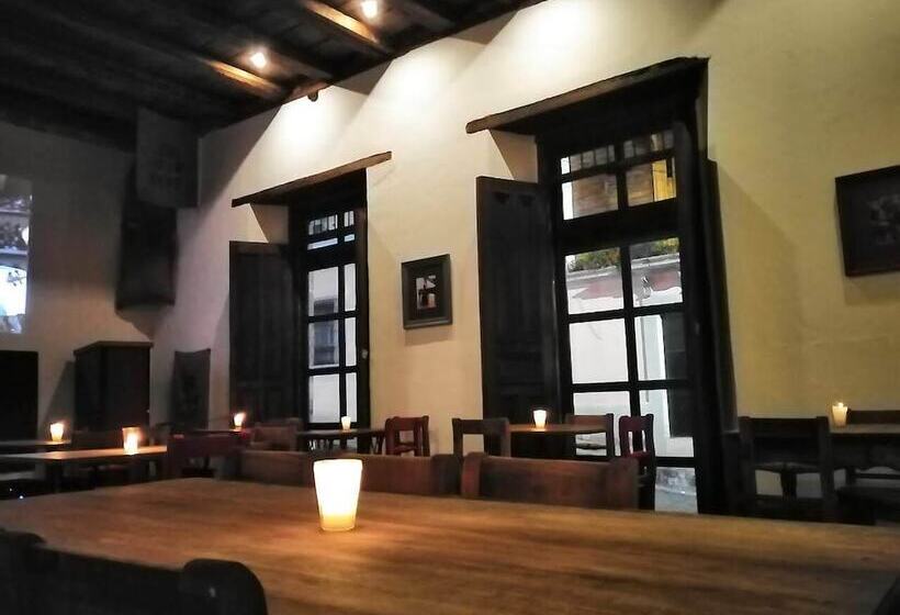 پانسیون Xela Columbus Guest House