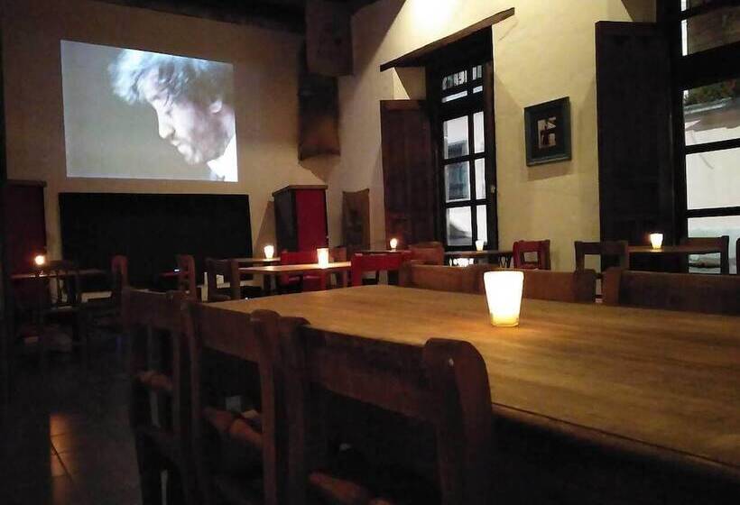 پانسیون Xela Columbus Guest House