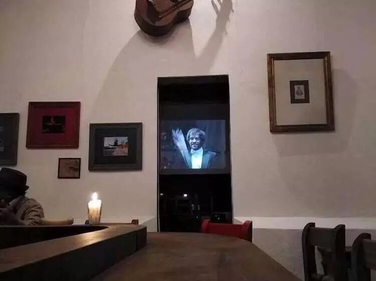پانسیون Xela Columbus Guest House