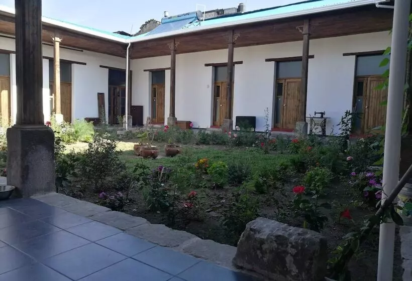 پانسیون Xela Columbus Guest House