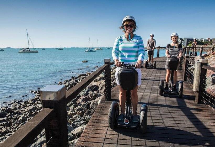 Отель At Waterfront Whitsunday Retreat  Adults Only