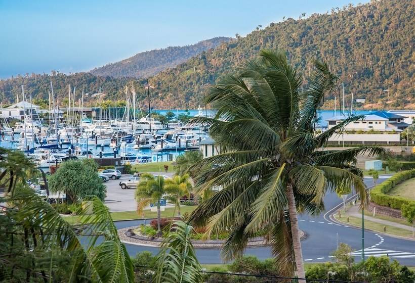 Отель At Waterfront Whitsunday Retreat  Adults Only