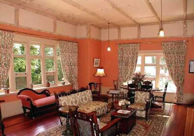 فندق Buxton Manor