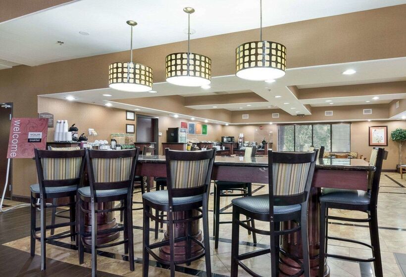 فندق Comfort Suites Topeka Northwest