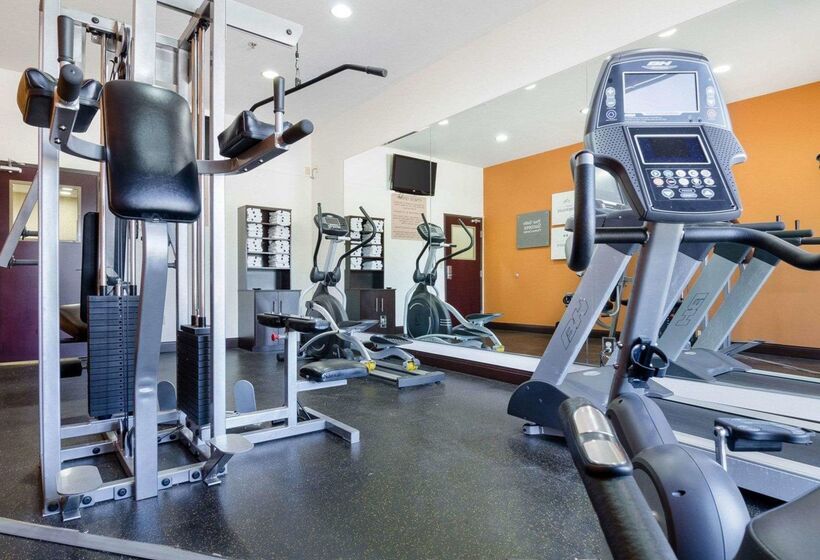 فندق Comfort Suites Topeka Northwest