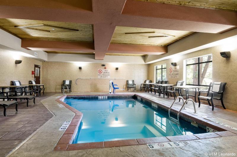 فندق Comfort Suites Topeka Northwest