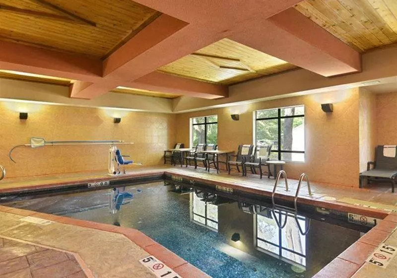 هتل Comfort Suites Topeka Northwest