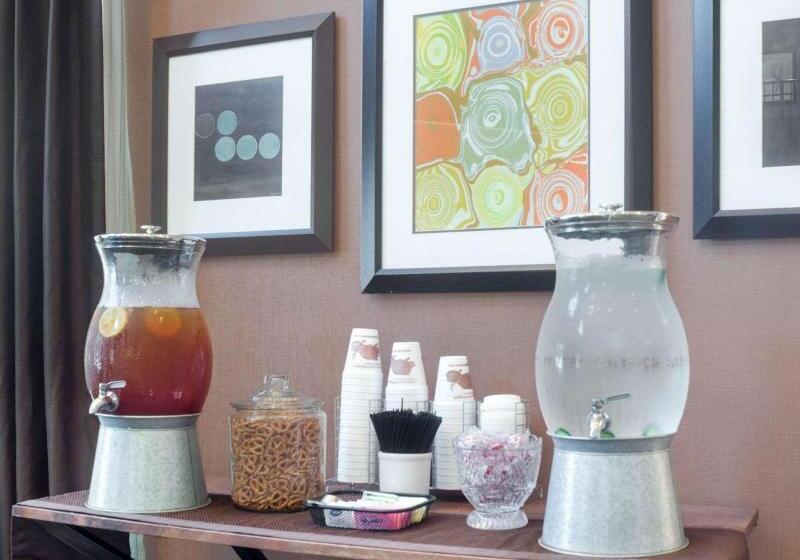 فندق Comfort Suites Topeka Northwest