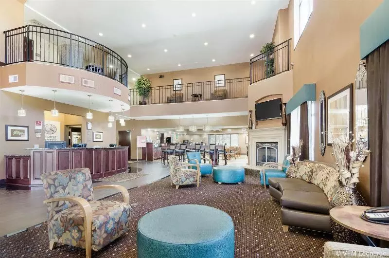 هتل Comfort Suites Topeka Northwest