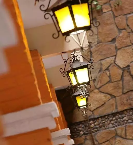 هتل Del Carmen, En El Centro Desayuno Incluido !