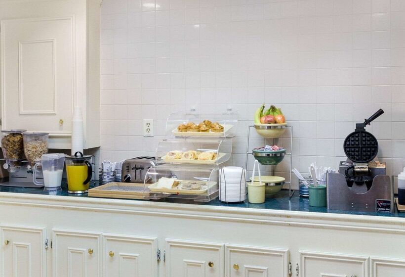 فندق Econo Lodge Canton I55