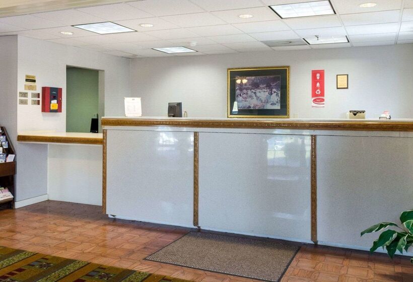 فندق Econo Lodge Canton I55