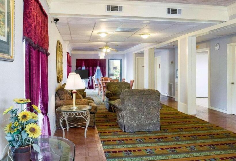 فندق Econo Lodge Canton I55