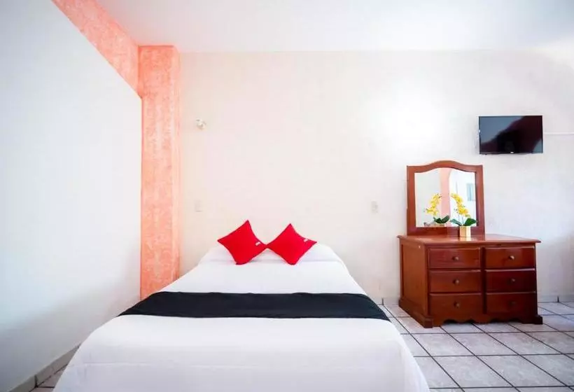 Отель Capital O Mexicano Huatulco