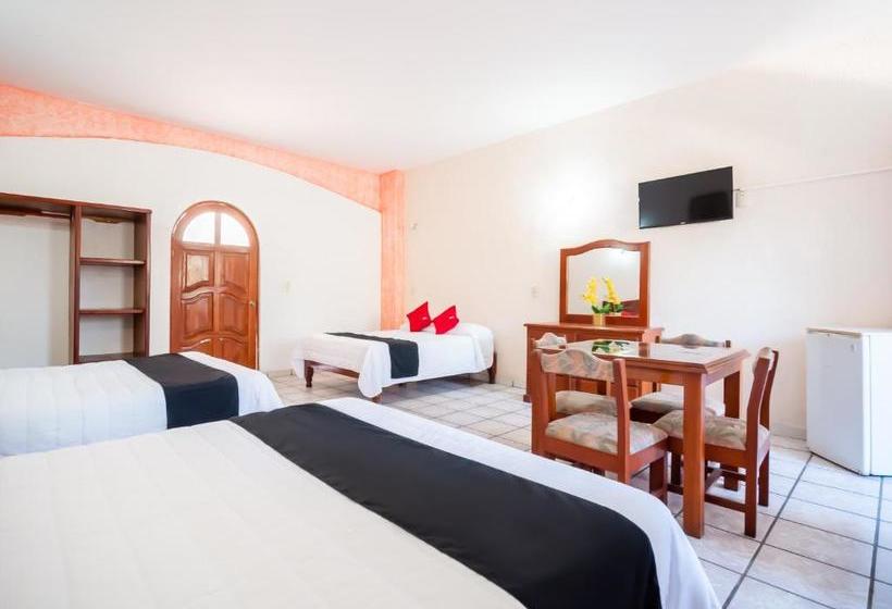 Отель Capital O  Mexicano Huatulco