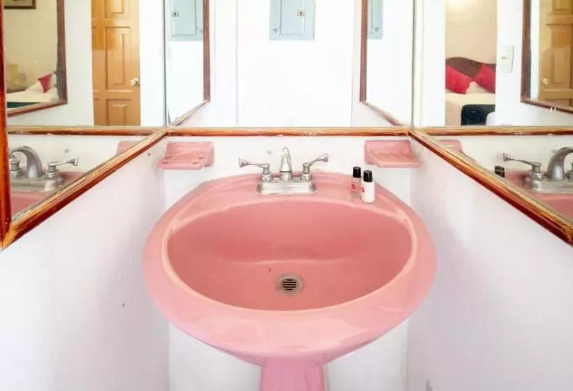 Отель Capital O Mexicano Huatulco