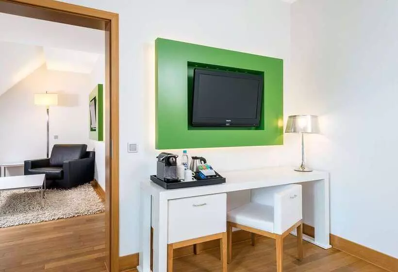 Отель NH Frankfurt Messe