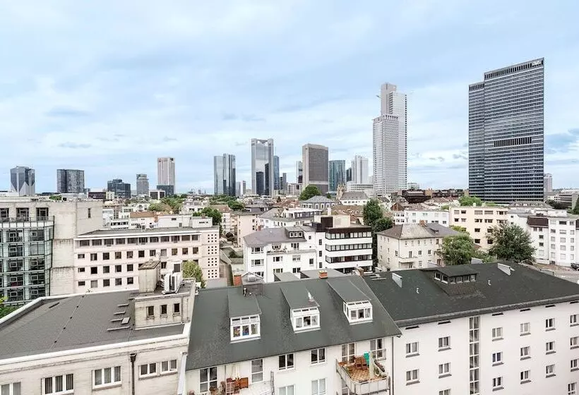 Отель NH Frankfurt Messe