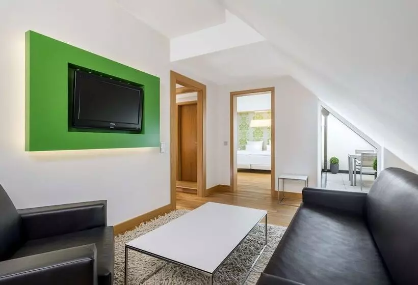 Отель NH Frankfurt Messe