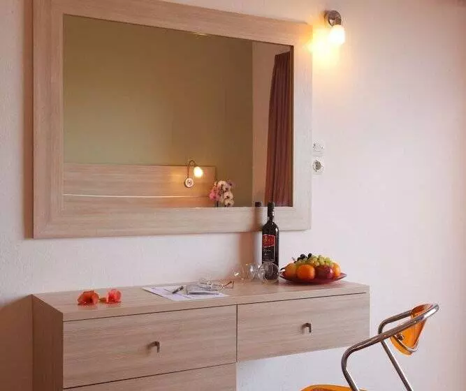 Отель Oasis Scaleta