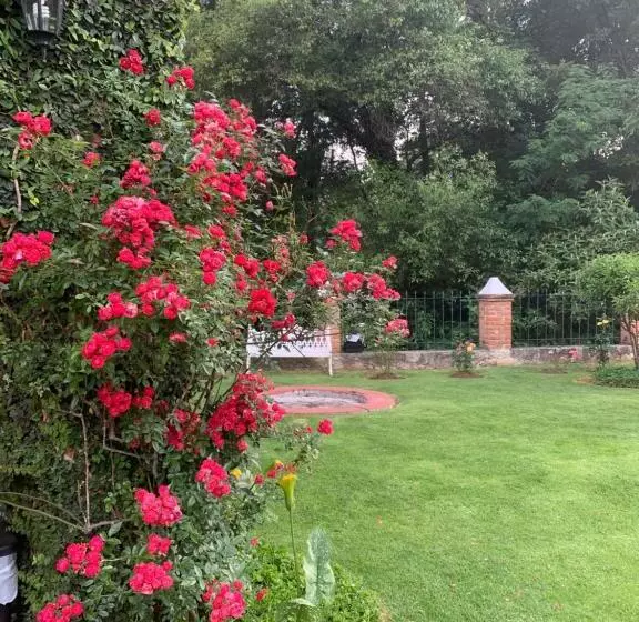 فندق Real De Huasca