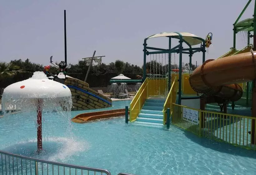 Отель Senseana Sea Side Resort & Aquadventure