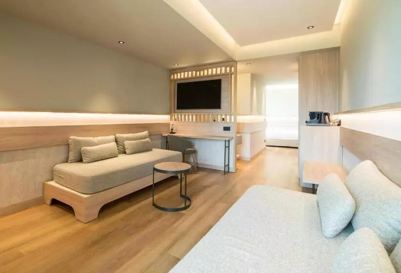 Отель Senseana Sea Side Resort & Aquadventure