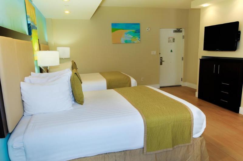 فندق Silver Palms Inn