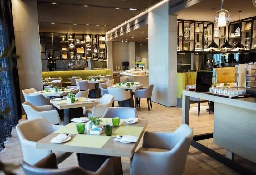 هتل Centro Mada Amman By Rotana