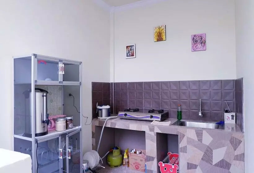 Besopok Hostel