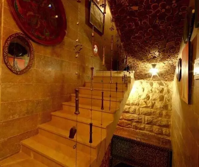 هتل Remhala Guest House