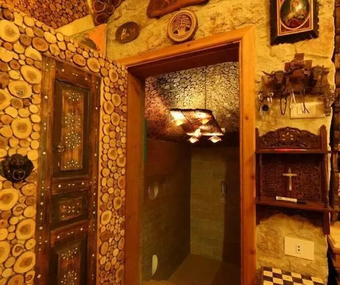 هتل Remhala Guest House