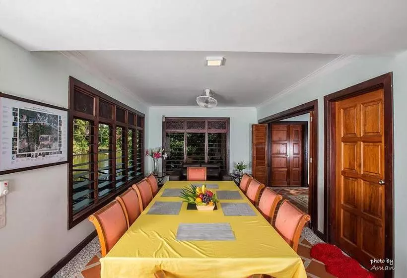 ホテル Tanjung Inn