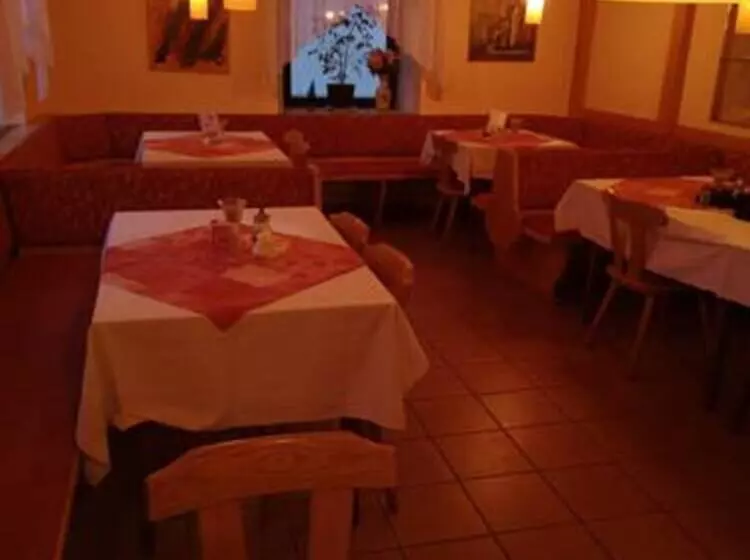 Majatalo Gasthof Zum Falkenstein