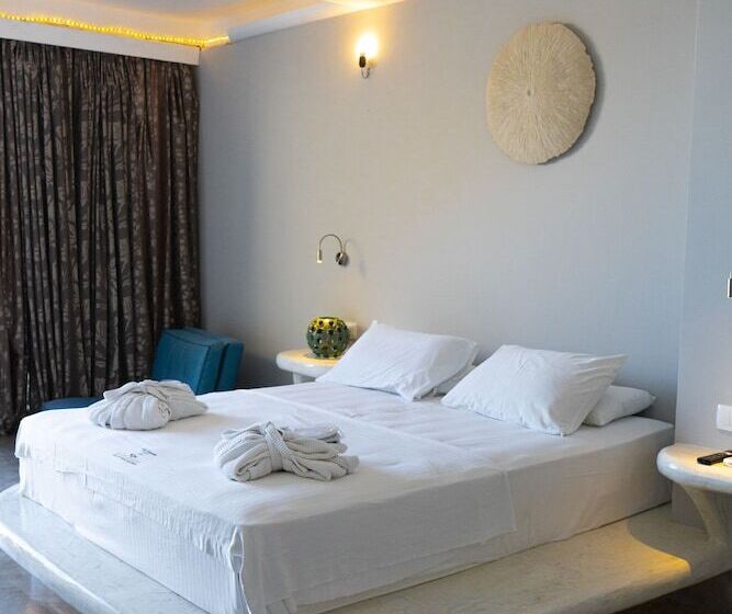 ホテル Demilmar Luxury Suites