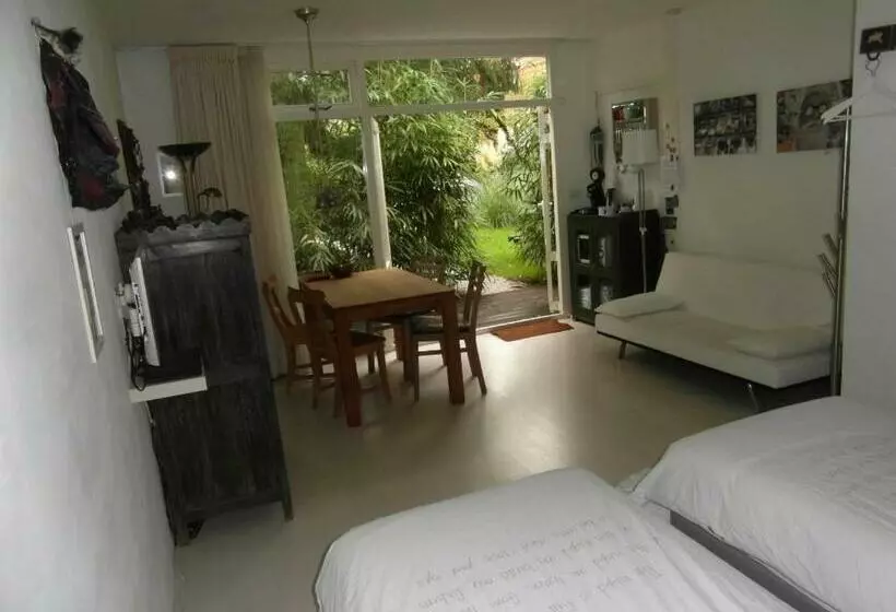 تختخواب و صبحانه Achter Het Witte Huis