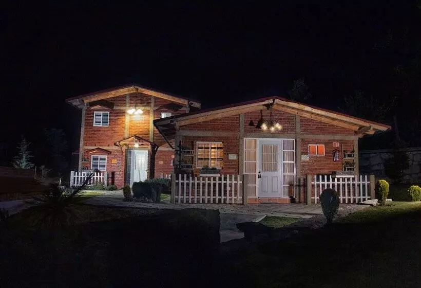 Hotelli Cabañas Puerta Del Viento