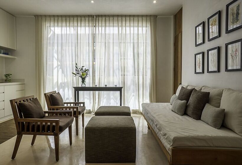 Hotel Calalily Aldea Zama By Homing Bird