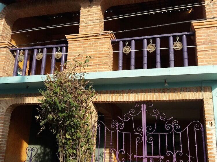 ホテル El Hostalito Sma Hostel