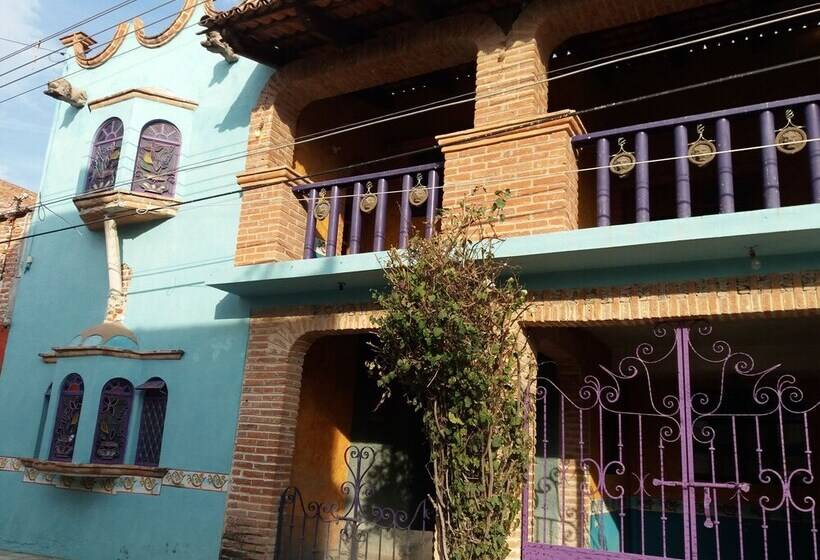 ホテル El Hostalito Sma Hostel