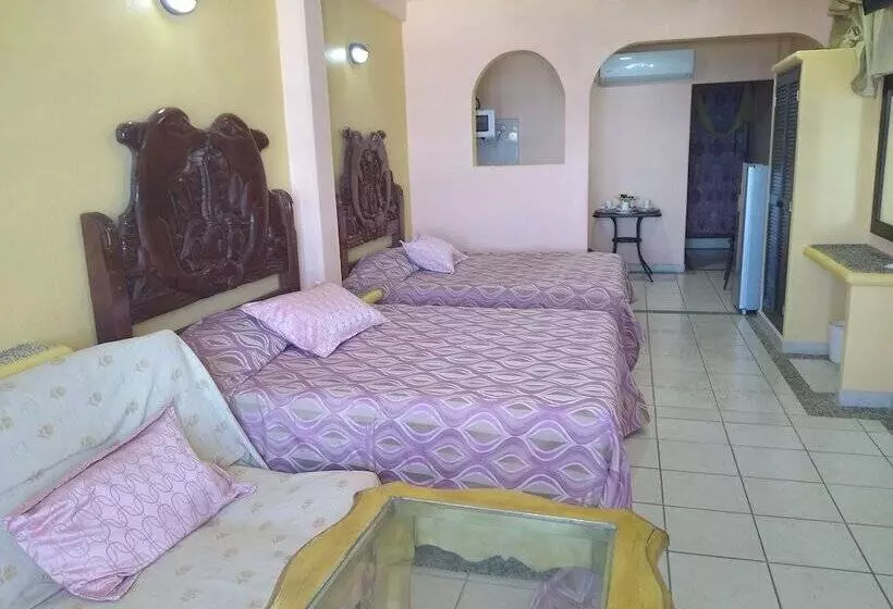 هتل Marbella Playa Larga