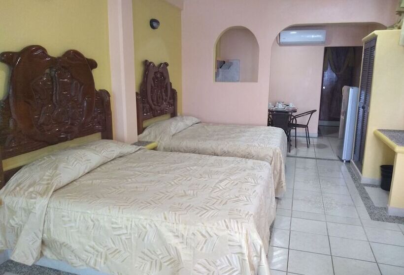 هتل Marbella Playa Larga