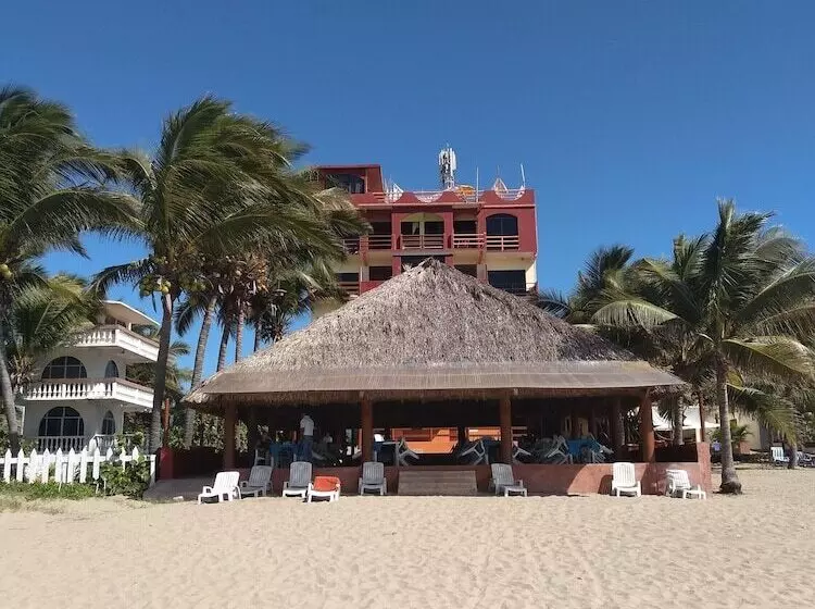 هتل Marbella Playa Larga