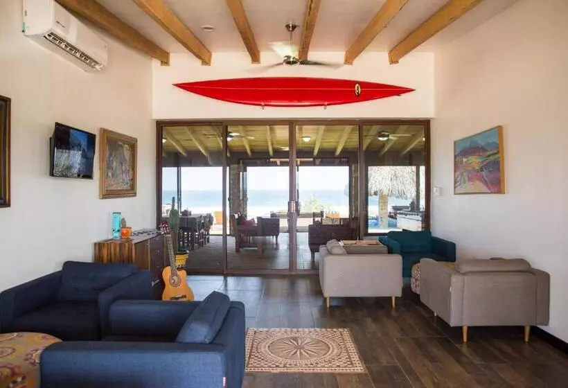 هتل Punta Conejo Resort