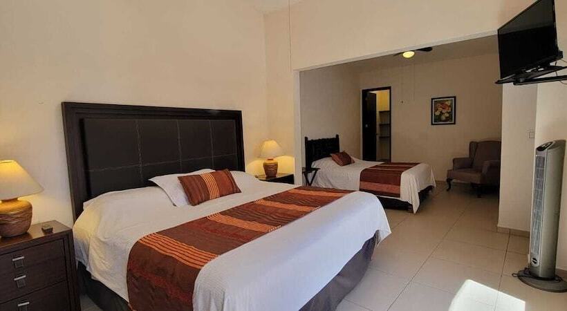 Отель Quinta San Carlos