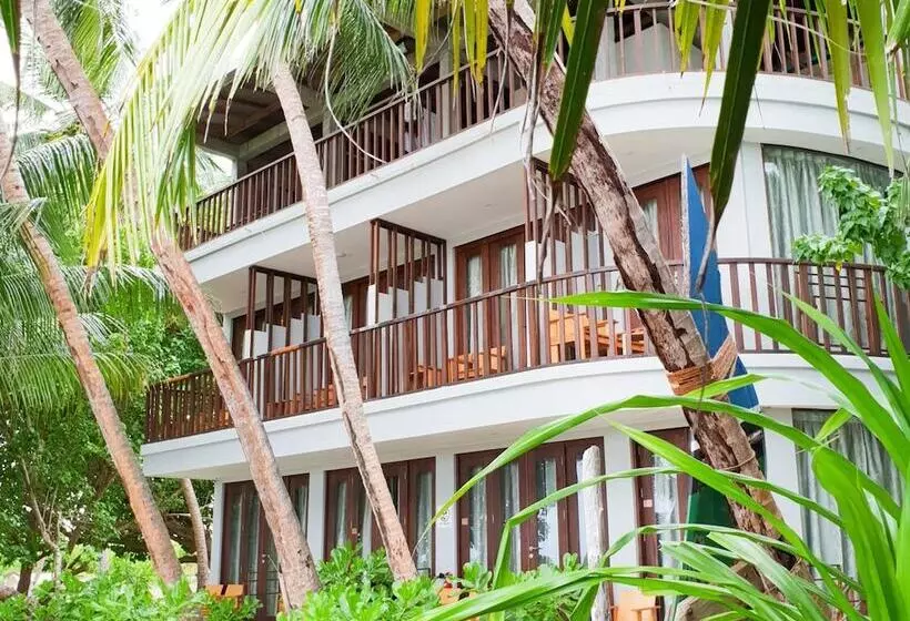 هتل Thundi Sea View