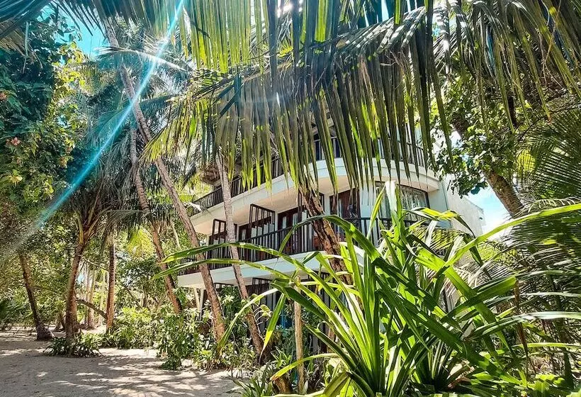 هتل Thundi Sea View