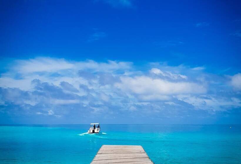 هتل Thundi Sea View