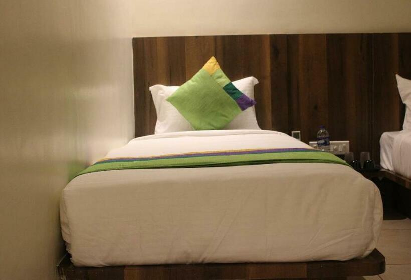 Serene Cottage With Lawn